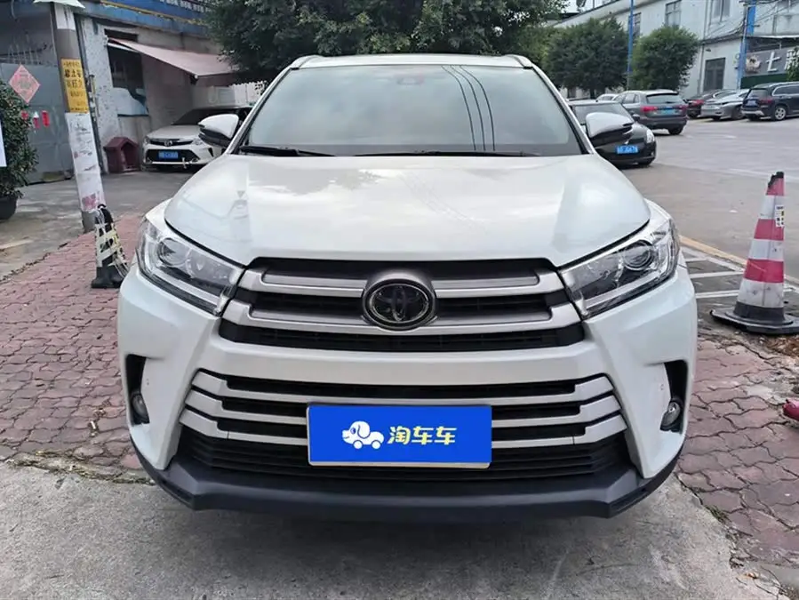 هايلاندر 2021 فئة 2.0T دفع ثنائي فاخرة 7 مقاعد