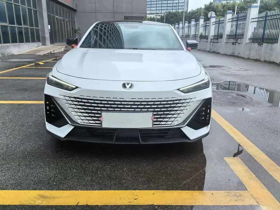 Changan UNI-V 2022 1.5T Premium
