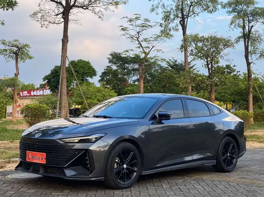 Changan UNI-V 2022 1.5T Deluxe