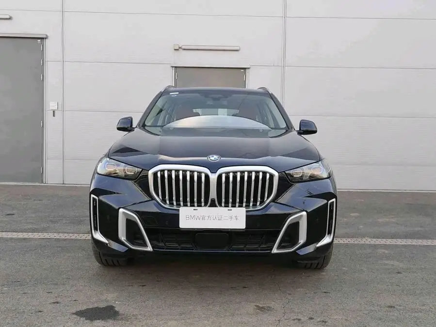 بي إم دبليو X5 2023 xDrive 30Li حزمة الرياضة M