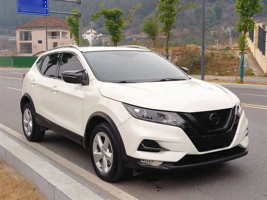 2019 نيسان قاشقاي 2.0 لتر CVT إصدار ذكي