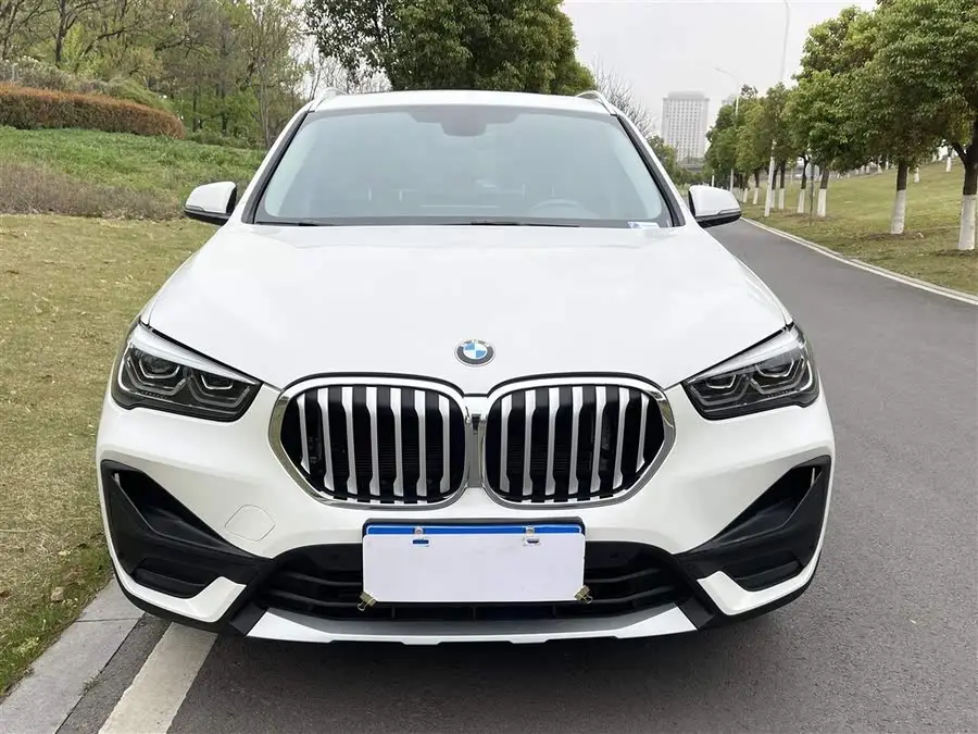 بي إم دبليو X1 2022 sDrive25Li إصدار رائد