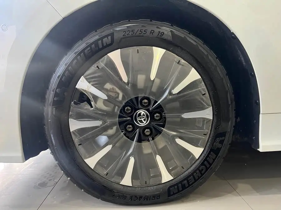 ألفارد 2024 بمحرك مزدوج سعة 2.5 لتر النسخة المتميزة