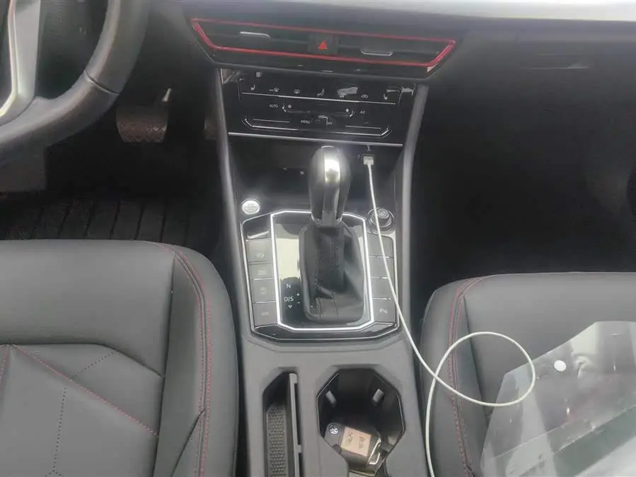 لافيدا 2024 300TSI DSG إصدار نجوم الأبدية