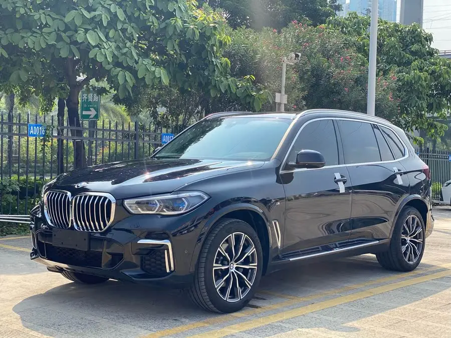 بي إم دبليو X5 2022 طراز مُعدل xDrive 30Li حزمة M الرياضية الفاخرة
