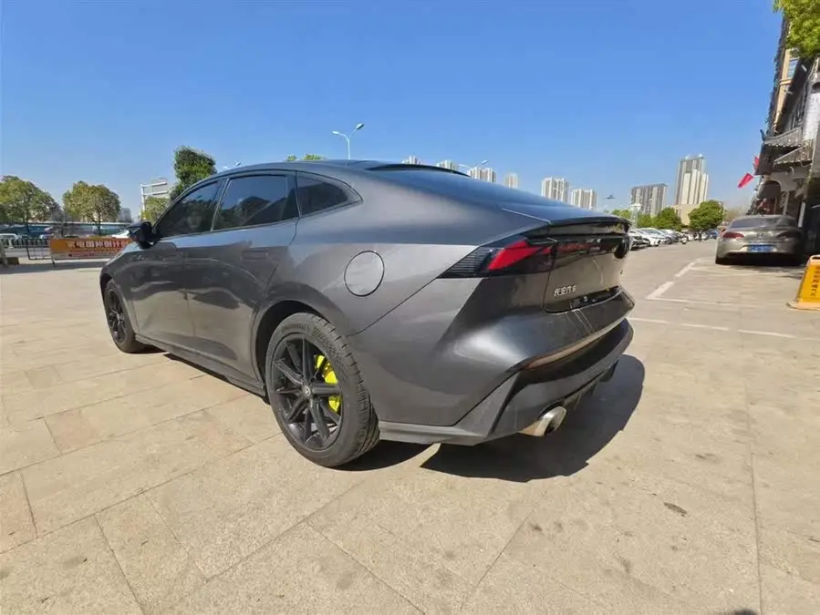 شانجان UNI-V 2023 طراز 1.5T المتميز