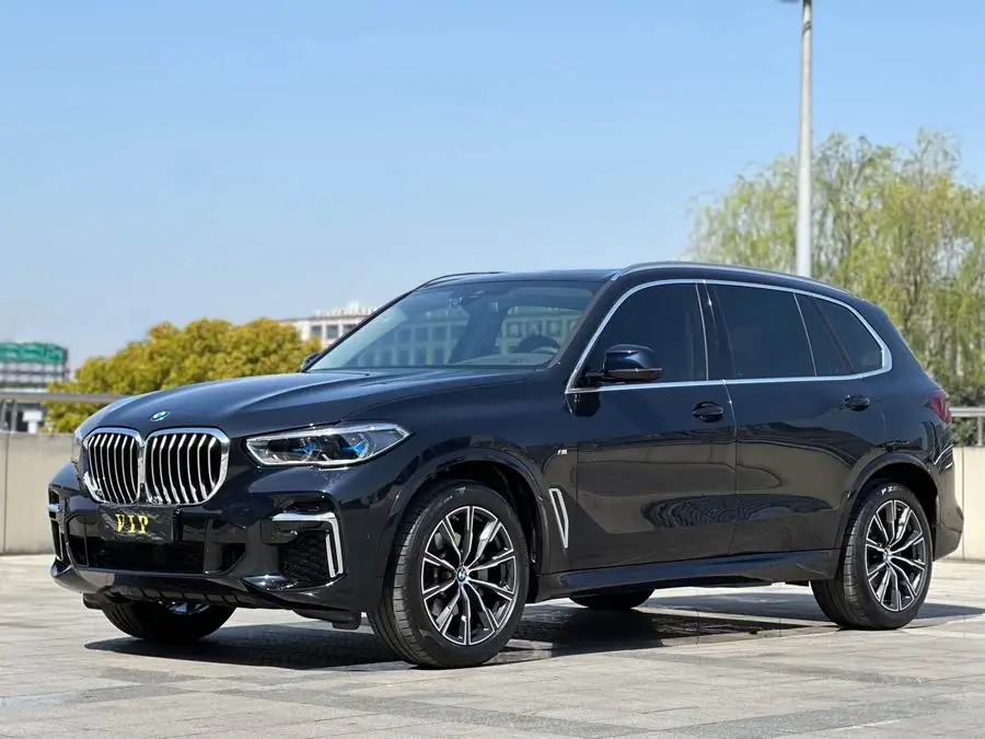 بي إم دبليو X5 2022 طراز مُجدد xDrive 30Li حزمة M الرياضية الحصرية