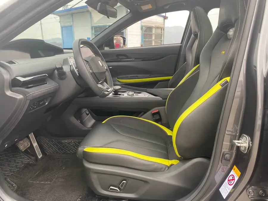 Changan UNI-V 2023 2.0T Ling Su Edition