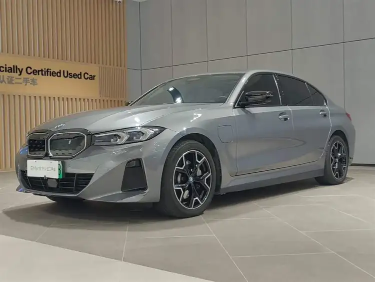 BMW i3 2023 eDrive 40 L Night Package