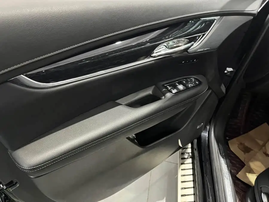 كاديلاك XT5 2022 2.0T فاخرة دفع ثنائي