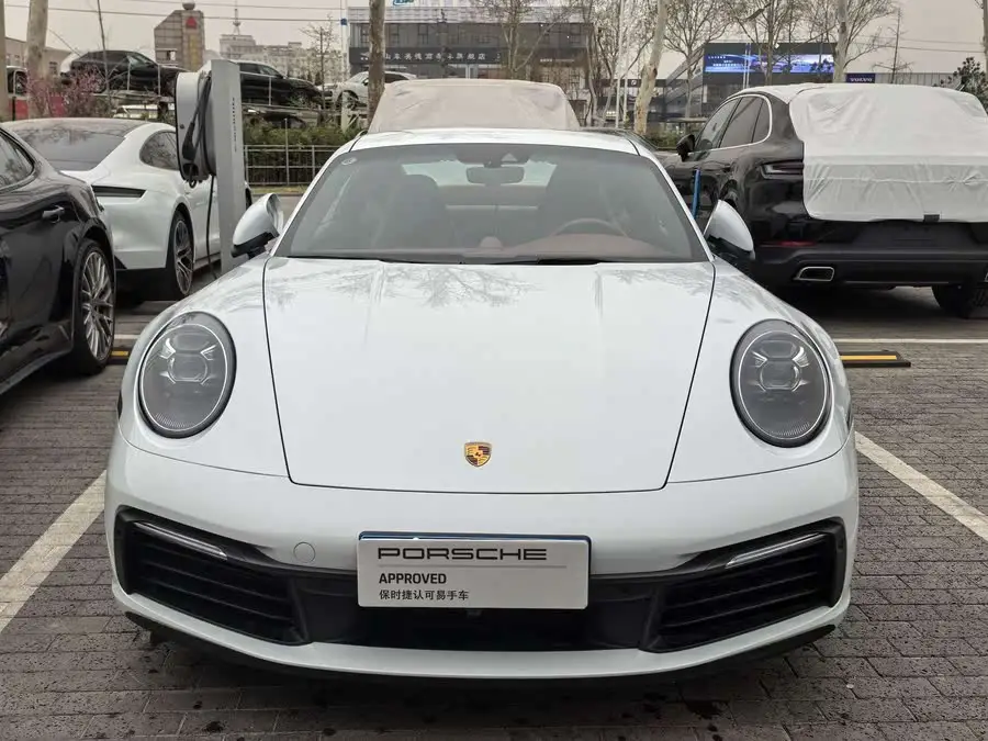 بورش 911 2023 كاريرا 3.0T