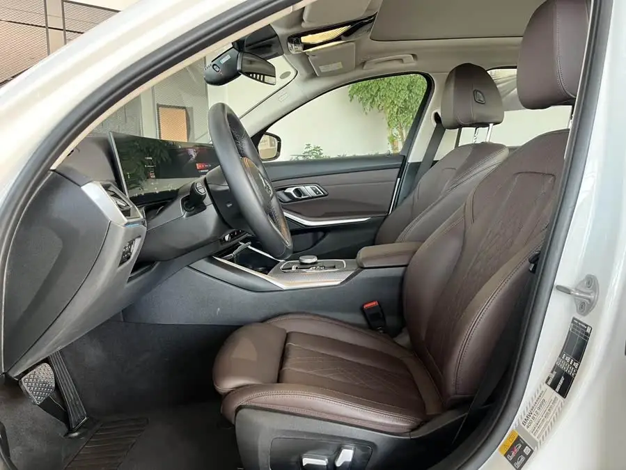 بي إم دبليو i3 2023 eDrive 40 L حزمة الرياضة الليلية