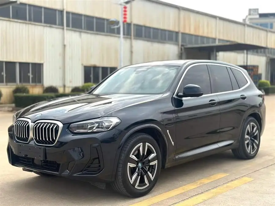 BMW iX3 2023 Leading Model