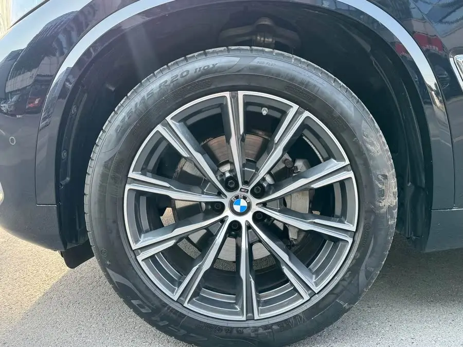 بي إم دبليو X5 2022 xDrive 30Li باقة M الرياضية الفاخرة