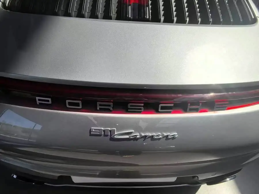 بورش 911 2023 كاريرا 3.0T