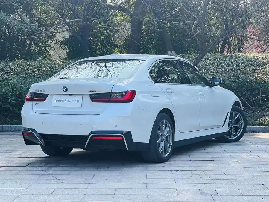 بي إم دبليو i3 2024 eDrive 35 L