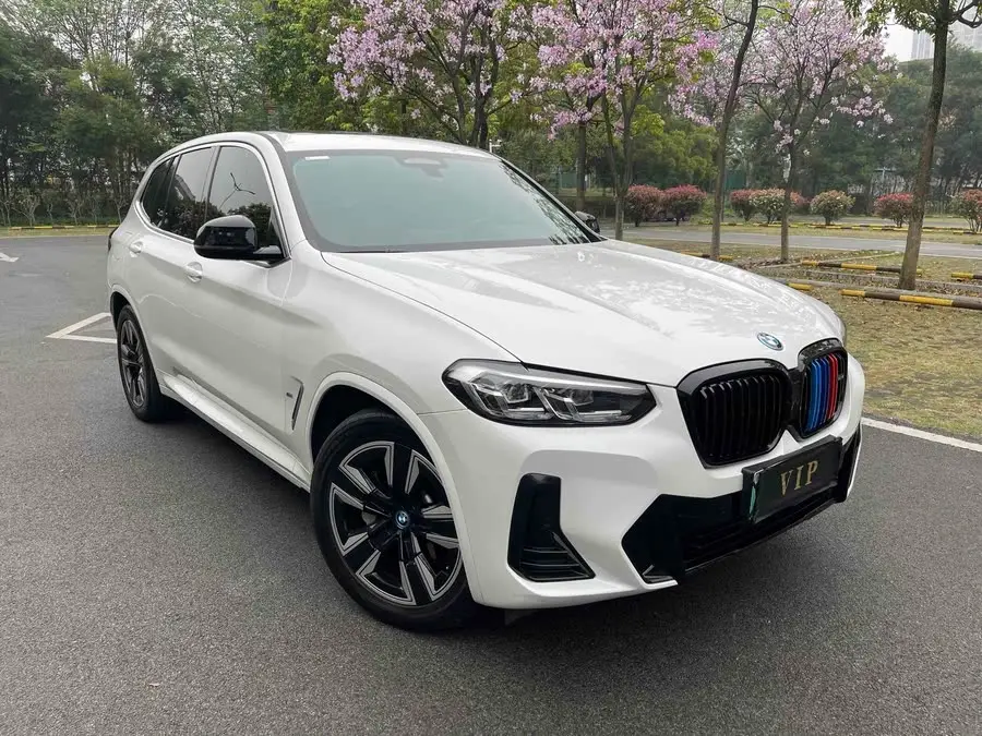 BMW iX3 2023 Leading Edition