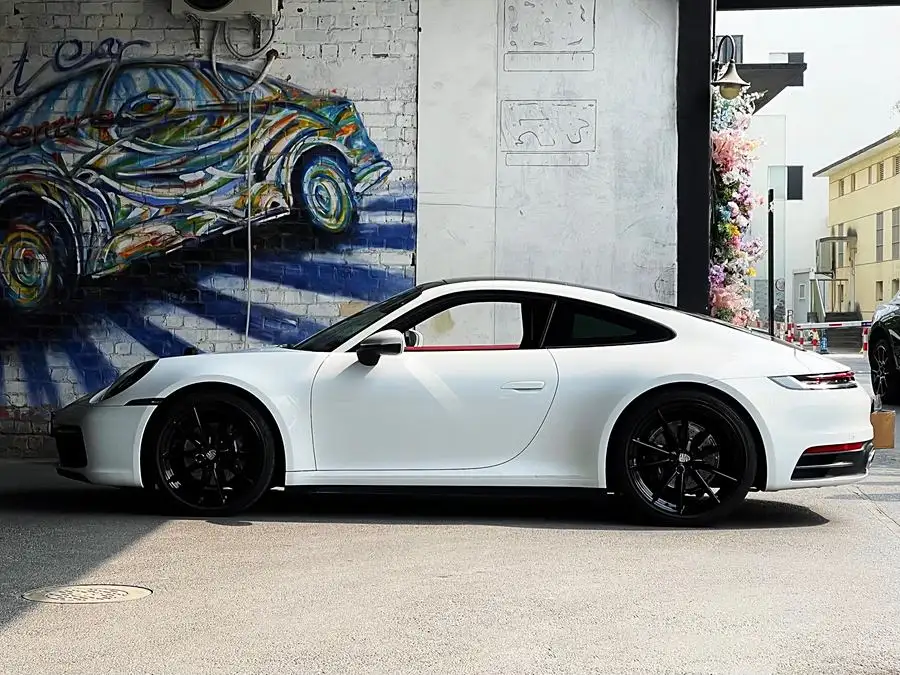 بورش 911 2023 كاريرا 3.0T