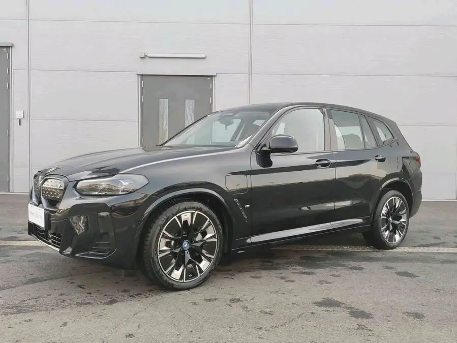 BMW iX3 2024 Leading Model