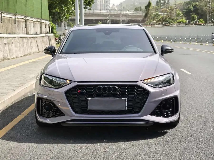 أودي RS 4 2023 RS4 أفانت إصدار بلاك