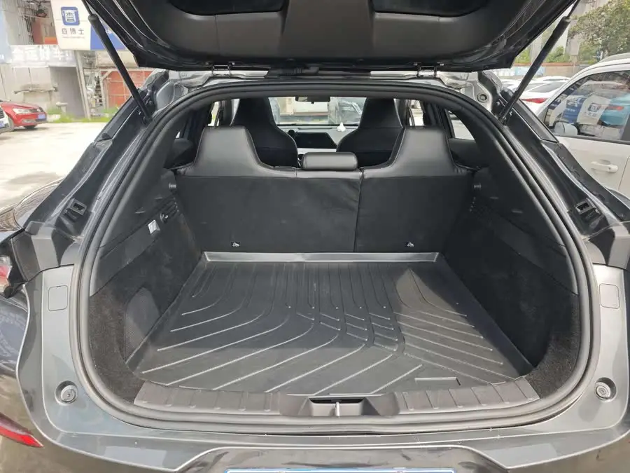 شأنغن UNI-T 2022 1.5T المتميز