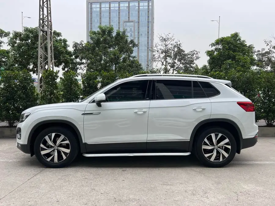 تايرون 2021 330 TSI دفع ثنائي إصدار الذكرى الثلاثين