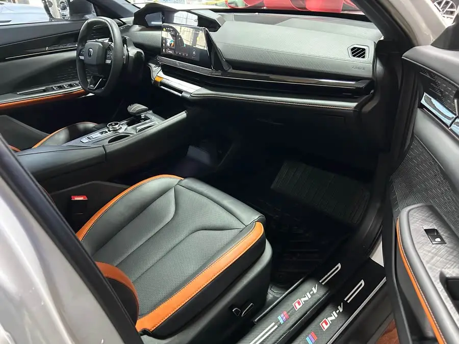 Changan UNI-V 2023 1.5T Premium