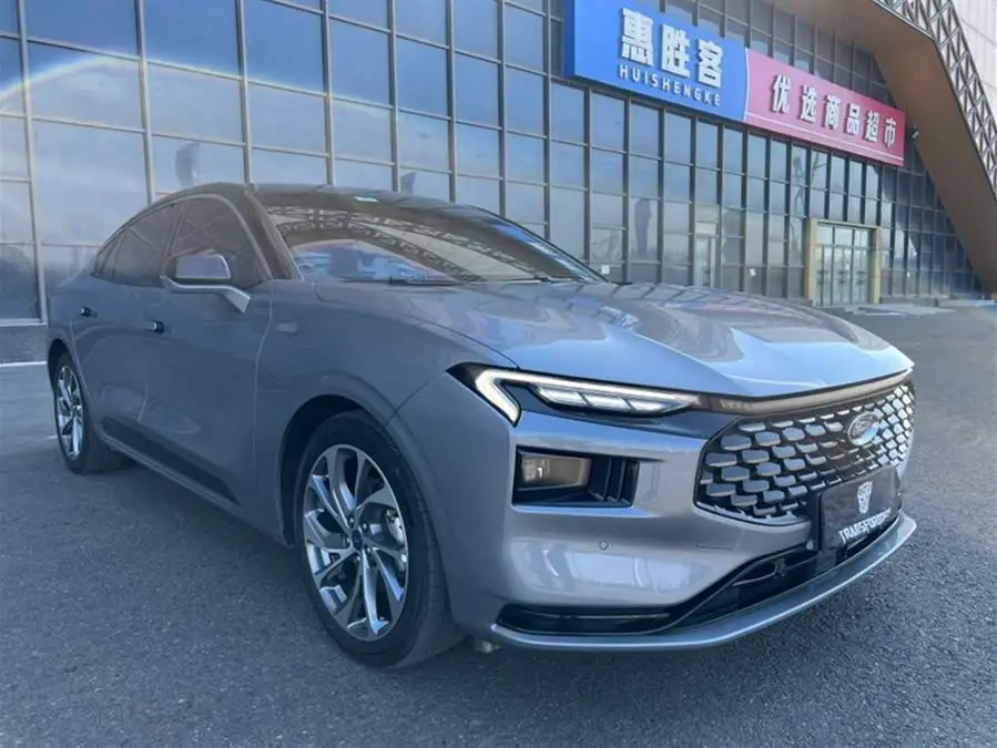 مونديو 2022 إيكوبوست 245 طراز فاخر