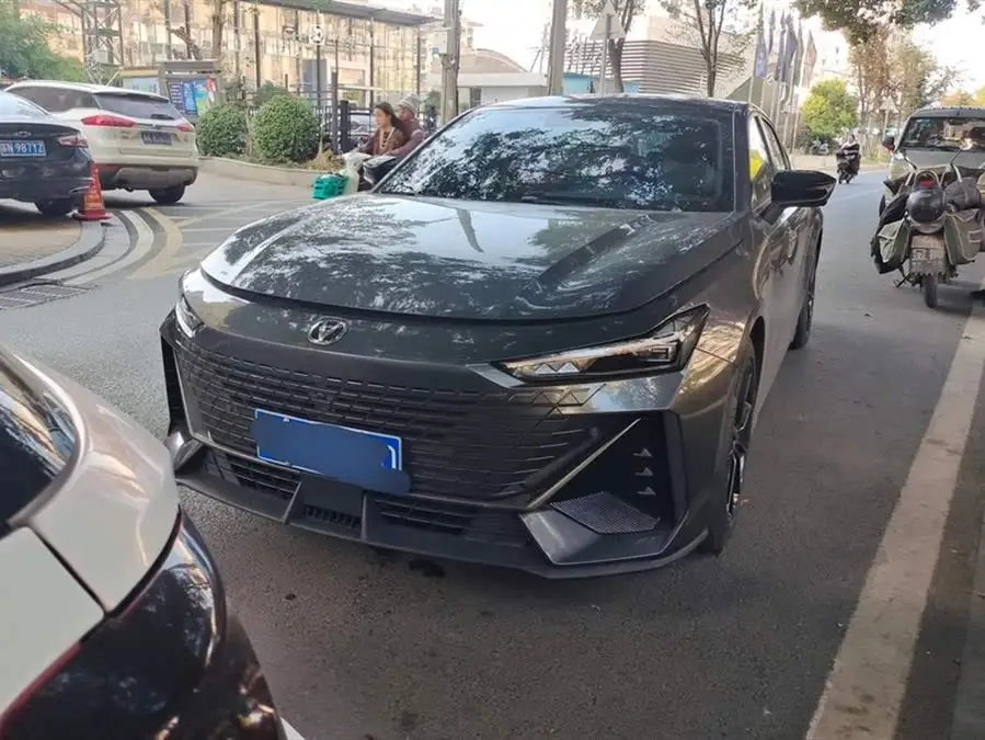 Changan UNI-V 2022 1.5T Premium Model