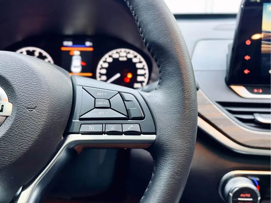 تيانا 2021 نسخة XL المريحة 2.0 لتر