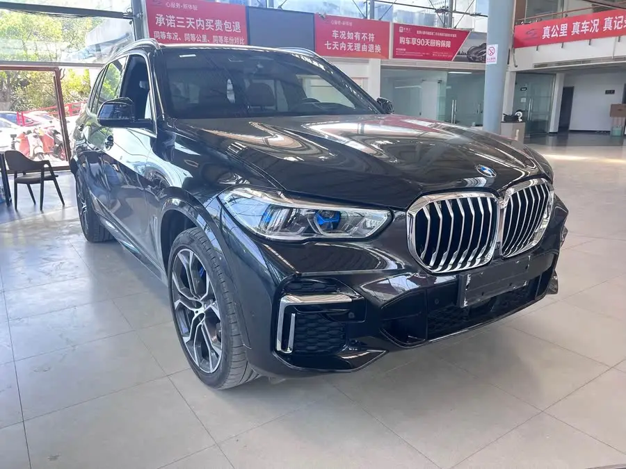 بي إم دبليو X5 2022 xDrive 40Li حزمة M الرياضية