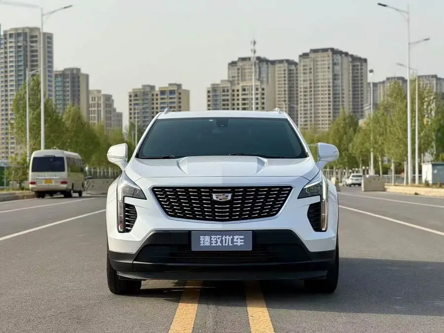 كاديلاك XT4 2021 28T النسخة التقنية ذات الدفع الثنائي