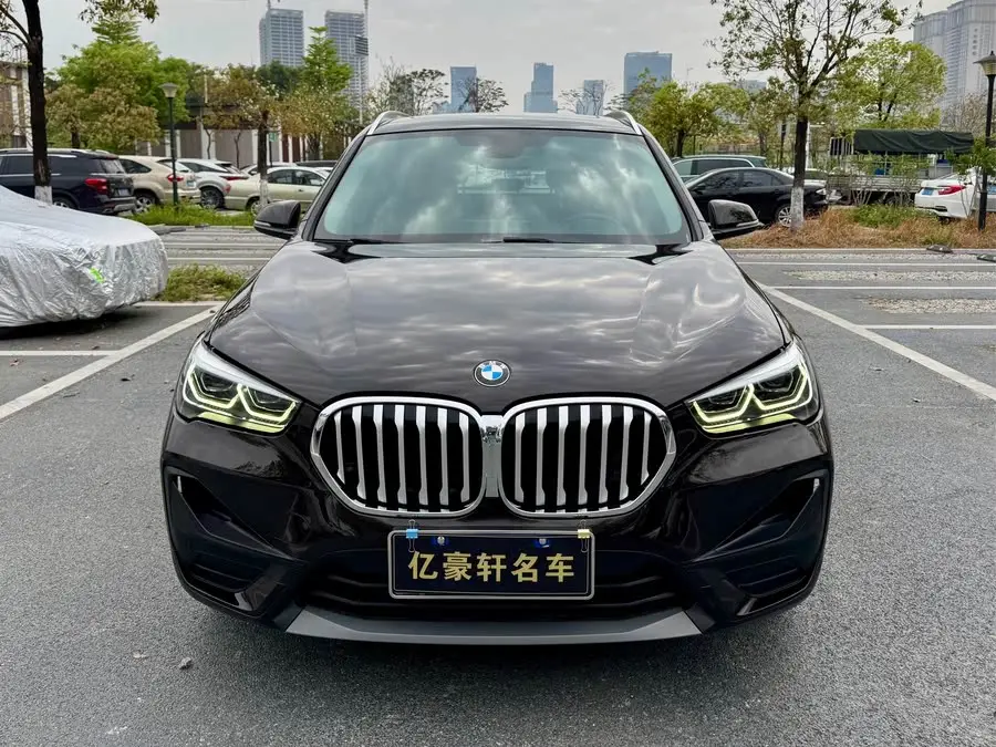 بي إم دبليو X1 2021 sDrive20Li إصدار الموضة