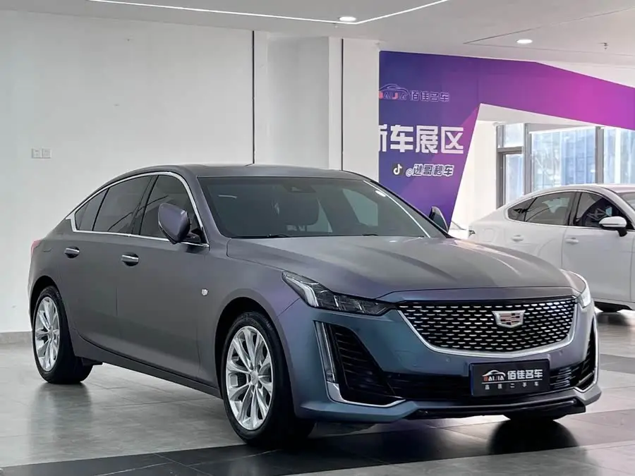 كاديلاك CT5 2023 28T فئة الرفاهية (الإصدار القياسي)