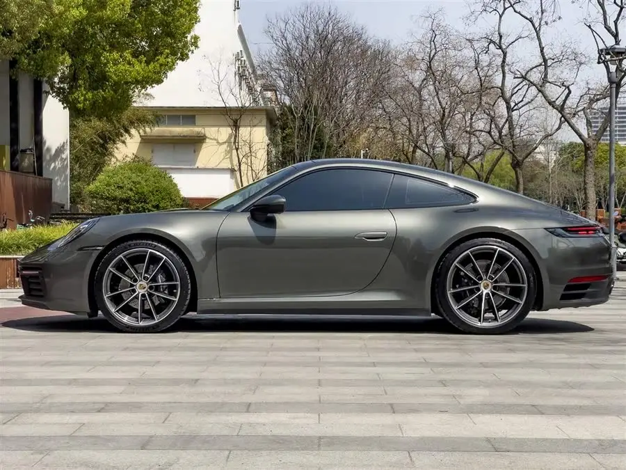 بورش 911 2023 كاريرا 3.0T