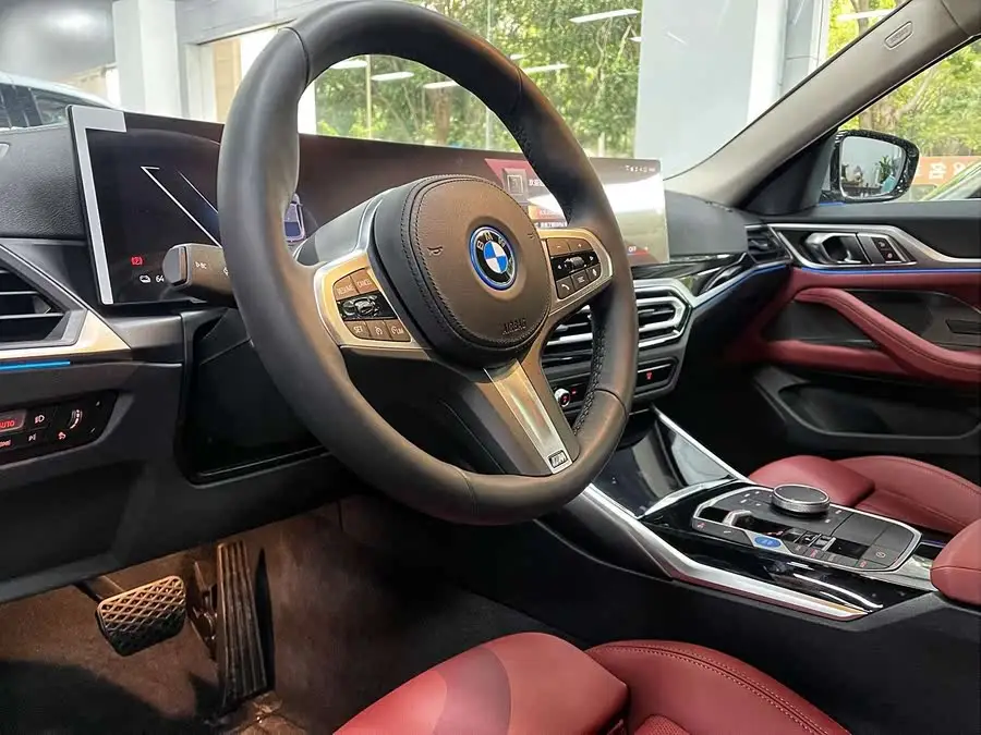 BMW i4 2023 eDrive35