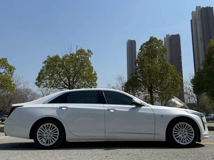 كاديلاك CT6 2021 28T النخبة