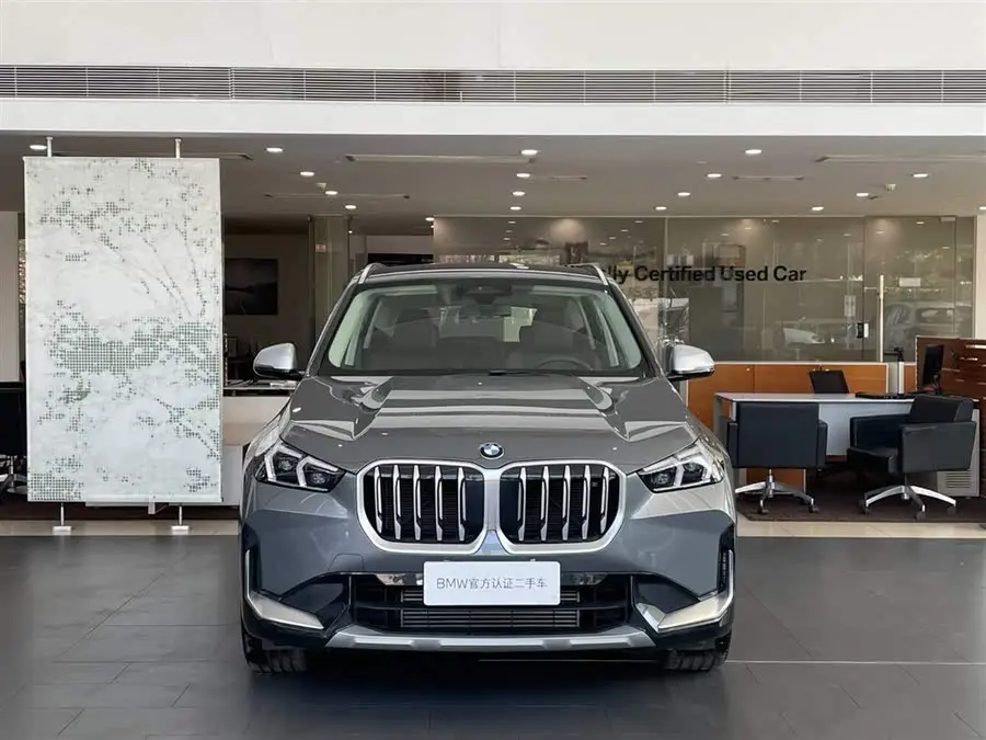 BMW X1 2023 sDrive25Li حزمة التصميم X