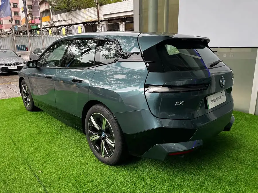 BMW iX 2023 xDrive40