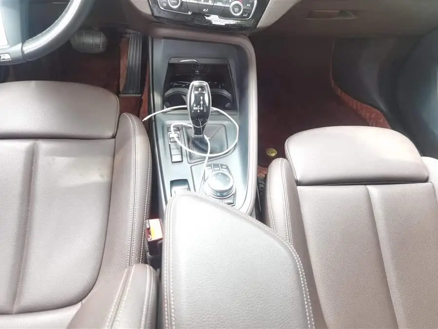 بي إم دبليو X1 2021 sDrive25Li الطراز الرائد