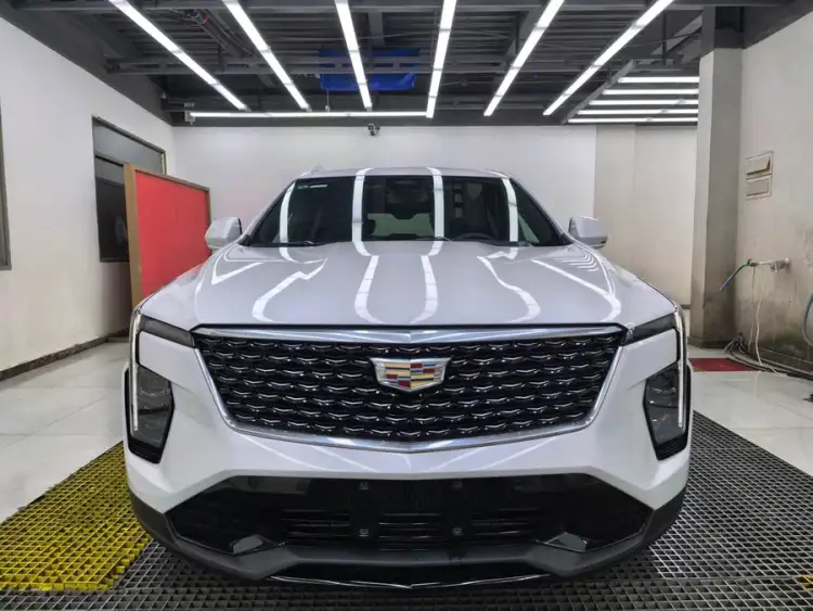 Cadillac XT4 2024 28T Luxury FWD