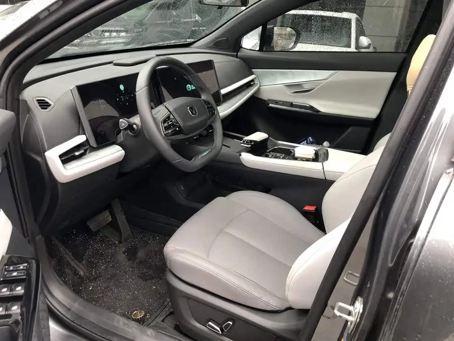 تشونغآن UNI-T طراز 2023 الجيل الثاني 1.5T الفاخر