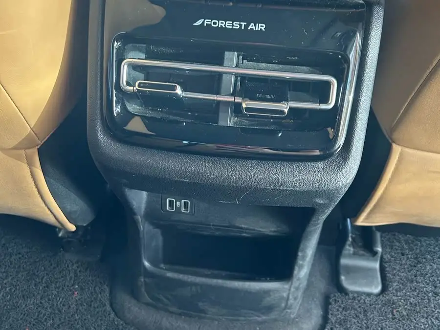 شانغهاي UNI-K 2021 2.0T الفاخرة