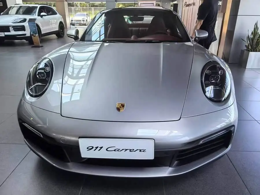 بورش 911 2023 كاريرا 3.0T