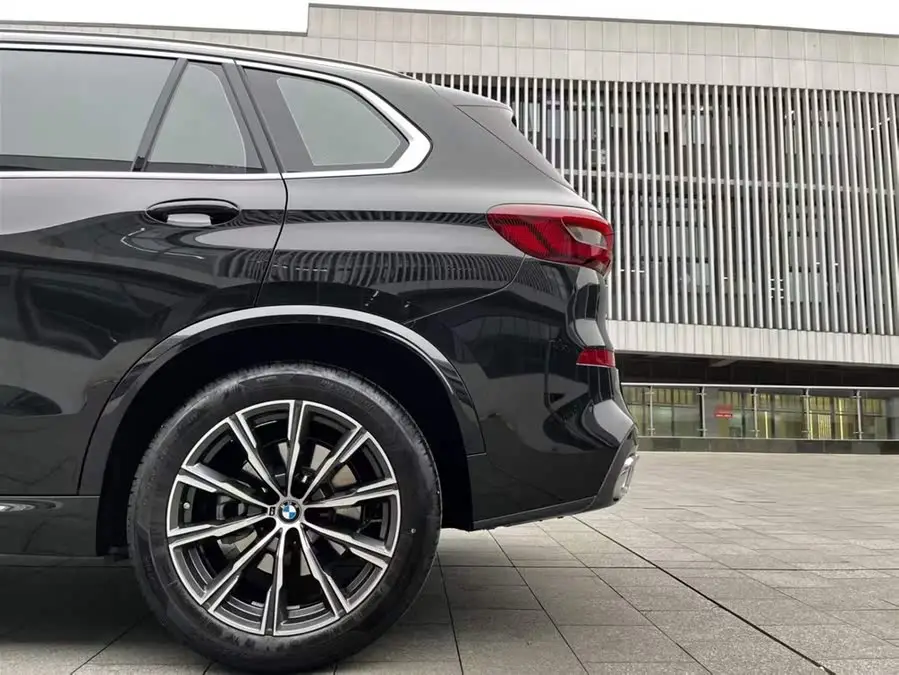 BMW X5 2022 xDrive 30Li Luxury M Sport Package