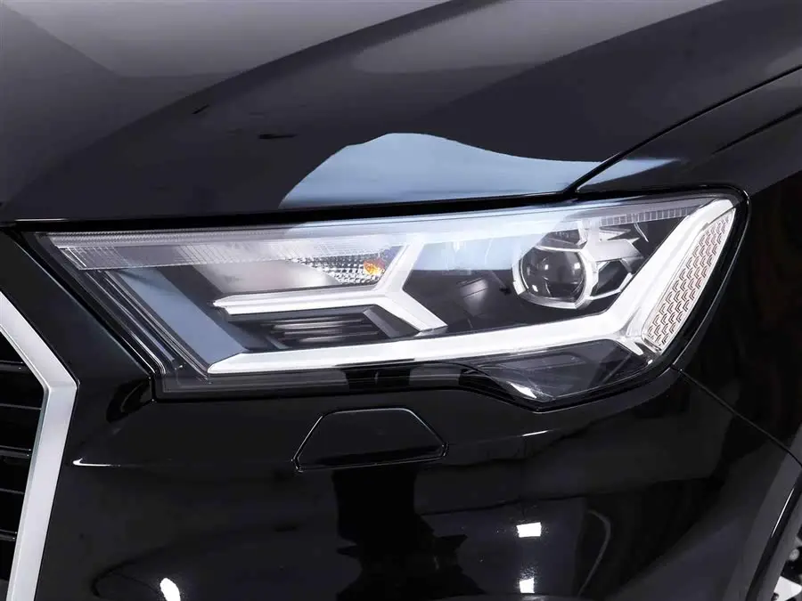 Audi Q7 2023 55 TFSI quattro S line Sport