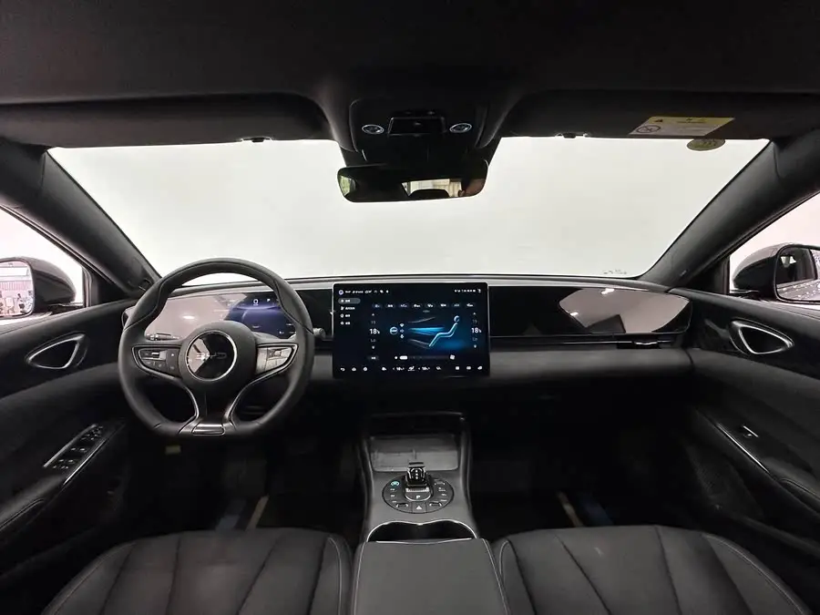 Seal 2025 Model 650 Long Range Version