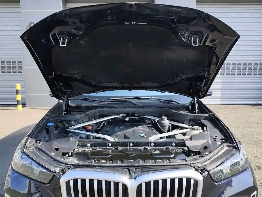 بي إم دبليو X5 2023 xDrive 30Li مجموعة رياضية M