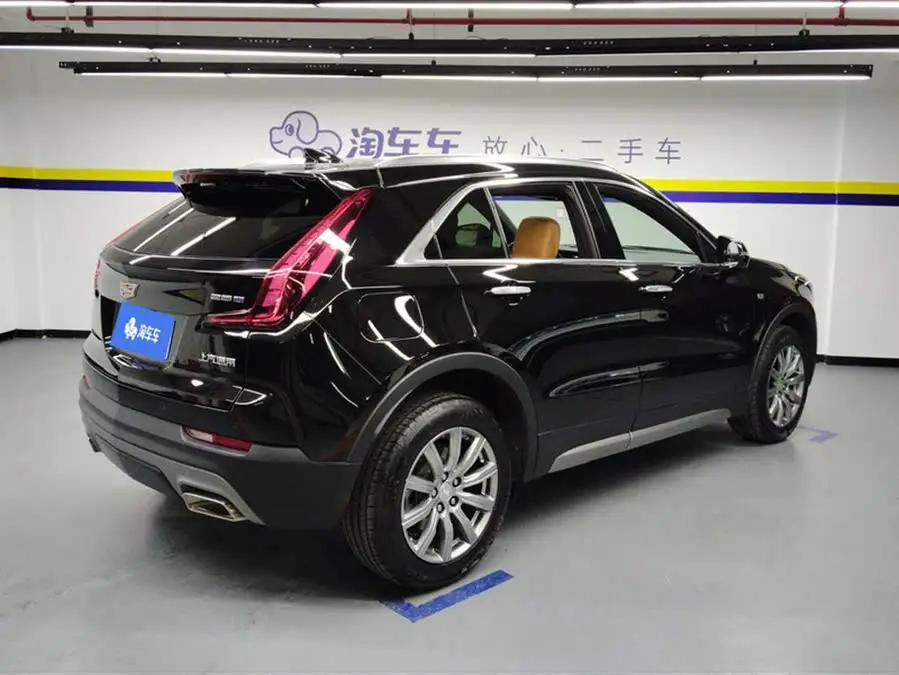 Cadillac XT4 2023 28T Two-Wheel Drive Premium