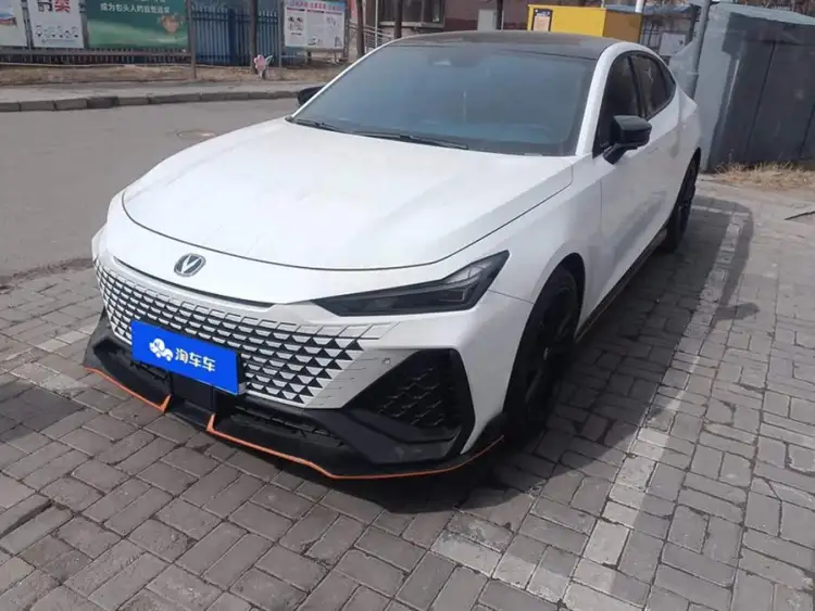 Changan UNI-V 2023 2.0T Ling Su Edition